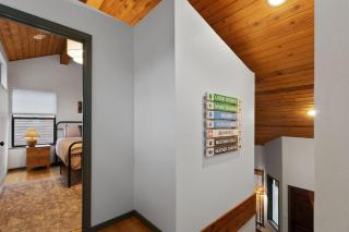 Stay Portland - Alpine Retreat Hot Tub, Fire Pit & Game Room - Rhododendron - 6