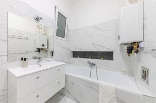 Marble Royal Suite & Studio- near the City Park - 1