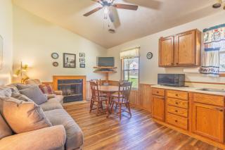 Goshorn Lake access - shared pool - cozy cottage - 5