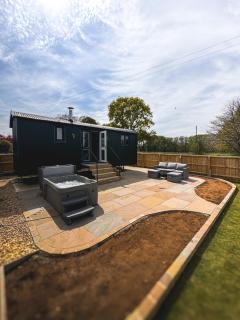 Brambles, Shepherds Hut, Isle of Wight - Godshill - 3