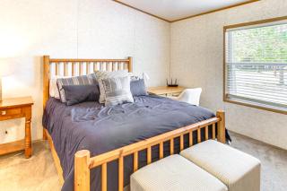 Tenstrike Lake House on 60 Acres Hike and Fish! - - 3