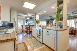 Fish and Boat Riverfront Apt with Canoe in Edgewater - Edgewater - 1