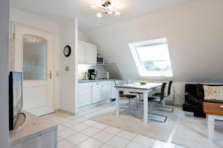 Haus Pegasus App 8 - Scharbeutz - 2