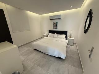 Apartment with a private yard - Riad - 7
