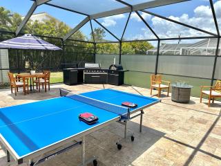 Rose Garden Getaway with Oversized Hot Tub - Cape Coral - 0