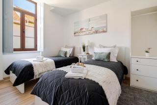 HostWise - Traditional House with Terrace - Porto - 0