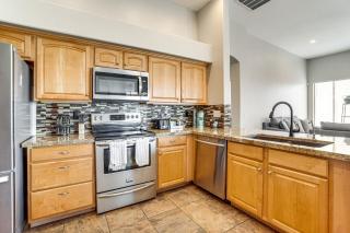 Desert Abode with Patio and Pool in Goodyear! - Goodyear - 3