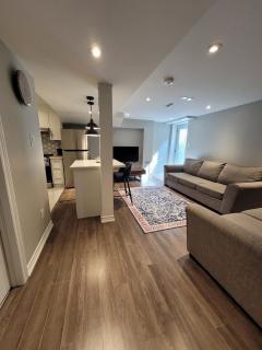 Cozy 2 Bed Rooms Apartment in Prime Location! - Mississauga - 3