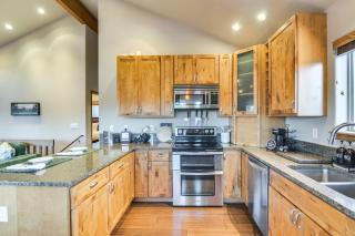 Deck and Mountain Views Fairplay Family Escape! - 4