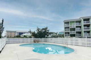 Heath Retreat by Bryant Real Estate - Carolina Beach - 9