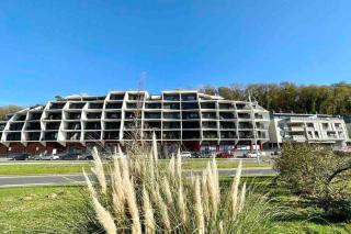 Le Dolce lake beach parking - 3