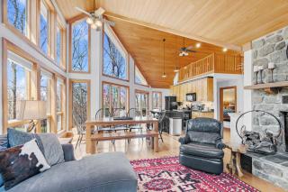 Golf Course-View Cabin Deck in Wintergreen Resort - Mount Torry Furnace - 0