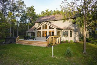 Lakes and Links Luxury Retreat - 0