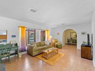 Serene & Spacious Family Haven- Pool Lounges BBQ - Yonkers - 6