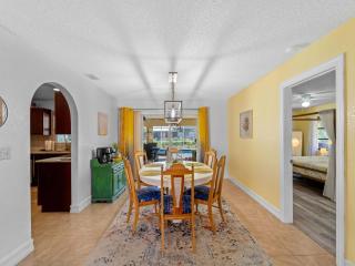Serene & Spacious Family Haven- Pool Lounges BBQ - Yonkers - 3