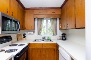 The Sandpiper Hidden Treasure Inn Room by Bryant Real Estate - Kure Beach - 1