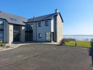Serene luxurious Retreat with Sea Views, Entire Home - Letterkenny - 0