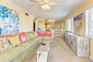 Steps to Beach NMB Condo with Balcony and Pool Access - Myrtle Beach - 6