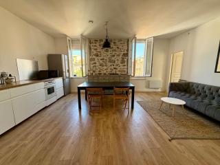 Authentic neighborhood! Central - 3