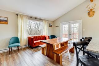 Beach Access BBQ-Ready Poconos Family Getaway! - Blakeslee - 7
