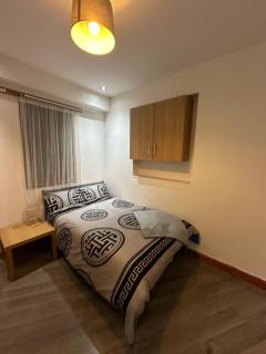 Room 1 in south Yorkshire - 0