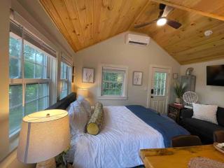 Cheerful Cottage with Loft Close to Everything 6 - Edgecomb - 5