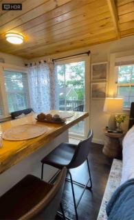Cheerful Cottage with Loft Close to Everything 6 - Edgecomb - 3