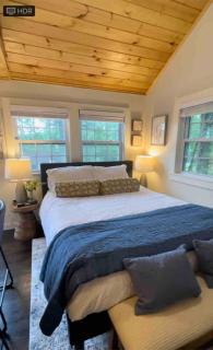 Cheerful Cottage with Loft Close to Everything 6 - Edgecomb - 2