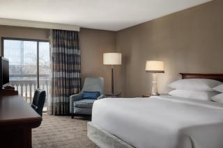 Sheraton Westport Lakeside Chalet - Maryland Heights - 3