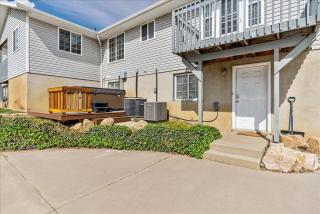 Cozy 2BR with Hot Tub and Fully Fenced Backyard - North Ogden - 3