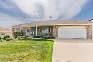 Pet Friendly Hot Tub & Fully Fenced Backyard - North Ogden - 4
