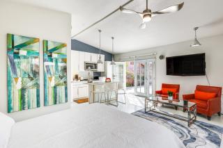 Golf, Shop and Hike Sleek Rancho Mirage Studio - Rancho Mirage - 2