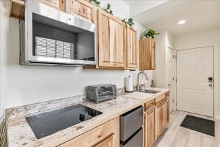 Studio Unit Shared Hot Tub & Fully Fenced Yard - North Ogden - 7