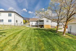 Studio Unit Shared Hot Tub & Fully Fenced Yard - North Ogden - 5