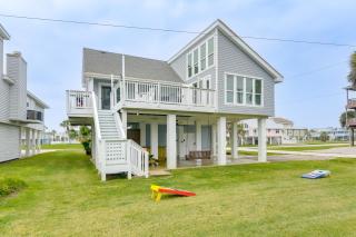 1 Block to Pirates Beach: Family Home in Galveston - 0