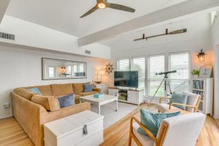 1 Block to Beach Family Retreat in Galveston! - Galveston - 8
