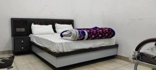 Hotel RV lodge Bulandshahr - Bulandshahr - 8
