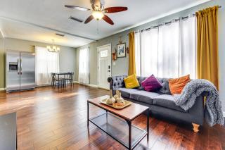 5 Mi to Dtwn Home with Fenced Yard in Jacksonville - 5