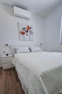Home Away Apartment - - 8