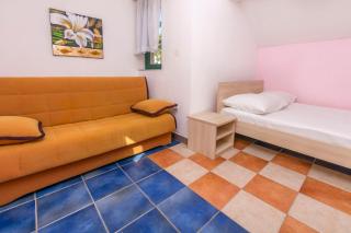 Apartments and Room Ruzmarin - Ana - 8