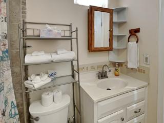 Sugar Shack Bungalow - Galveston - 1