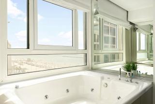 Trumpeldor 1 - Luxury Beach Apartments Hotel - By Vacay - 2
