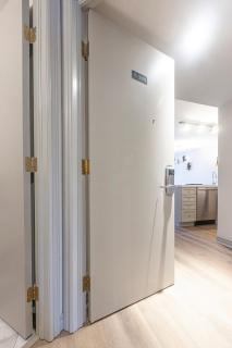 King Suite, Jacuzzi, Full Kitchen, Heated pool - Shanty Bay - 8