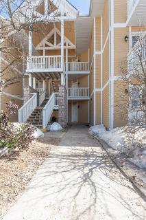 King Suite, Jacuzzi, Full Kitchen, Heated pool - Shanty Bay - 4