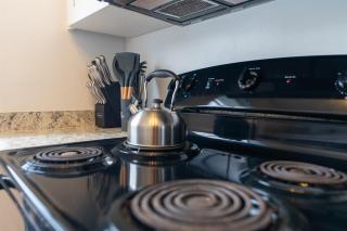 Great for Large Gatherings Sleeps 17 PalmWaveStays - 4