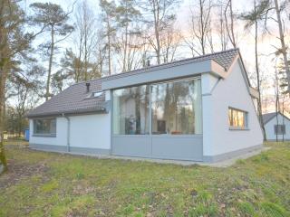 Alluring Holiday Home in Limburg near Forest - De Horst - 1