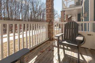 Studio with King Bed, Heated pool - Shanty Bay - 2
