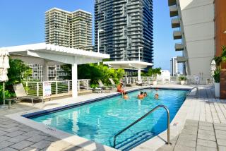 Midblock Miami Comfort Stylish Condo with Pool Access - Miami - 3