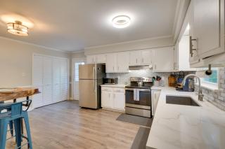 7 Mi to Dtwn Raleigh Townhome with Deck! - Raleigh - 4