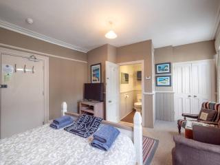 Cosy B&B with Parking Above Café Alf Resco - 2